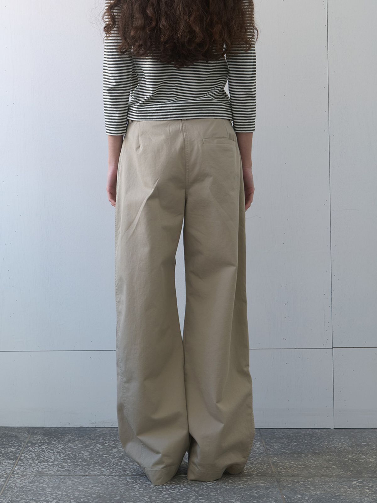 기준(KIJUN) Clover Pocket Pants Sand
