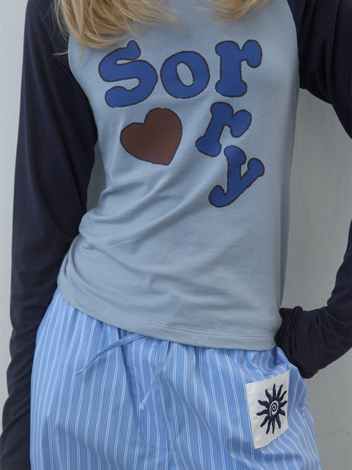 기준(KIJUN) Sorry Raglan Tee Sky Blue