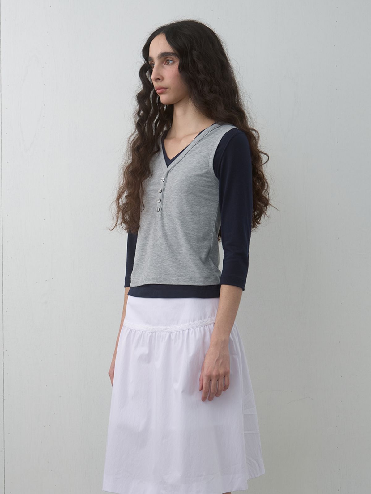 기준(KIJUN) Layered V-Neck Tee Navy