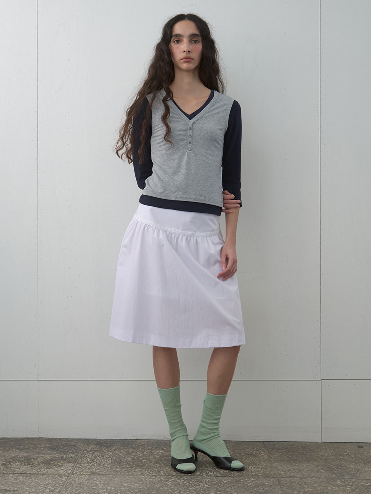 기준(KIJUN) Layered V-Neck Tee Navy