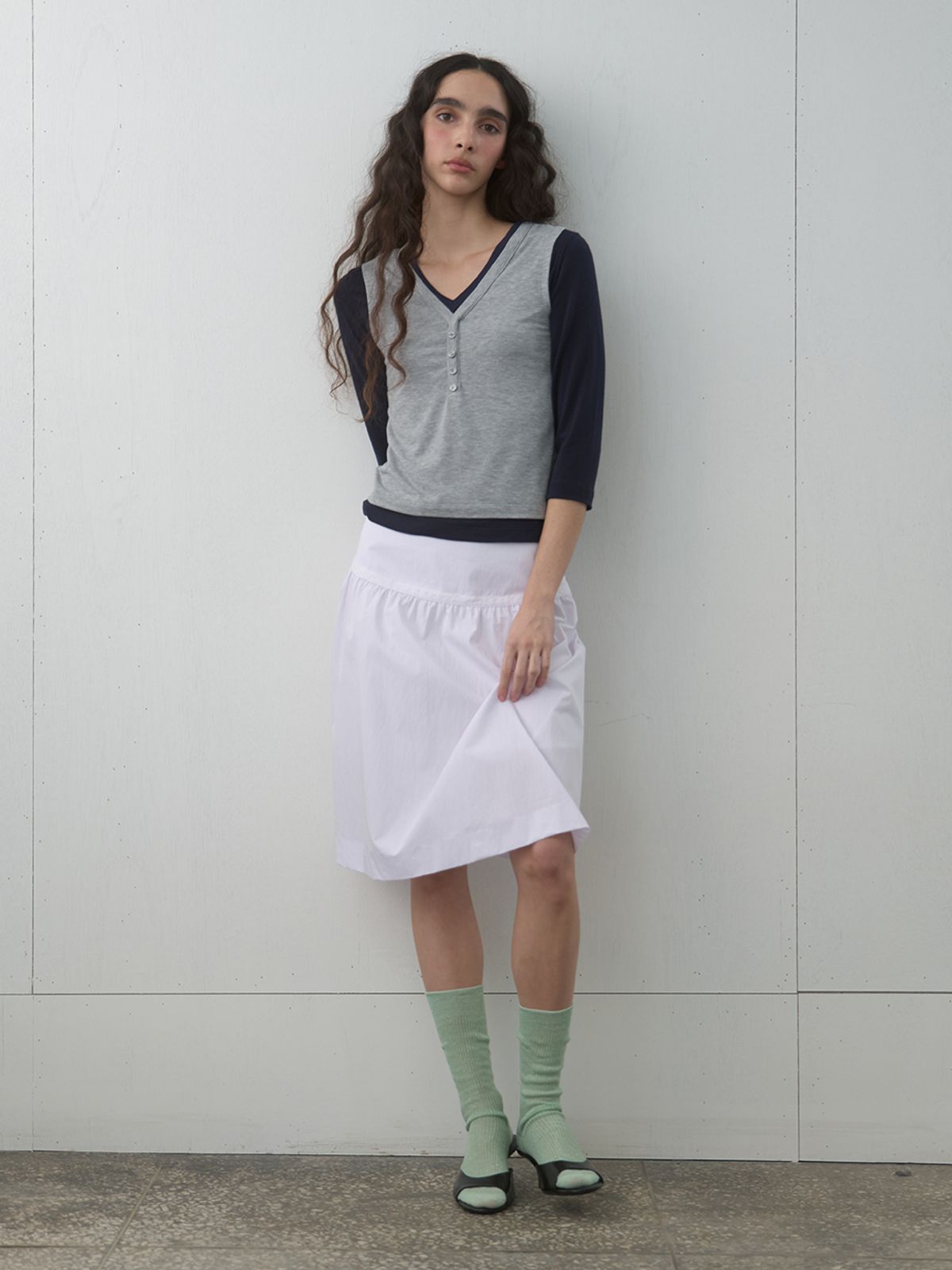 기준(KIJUN) Layered V-Neck Tee Navy