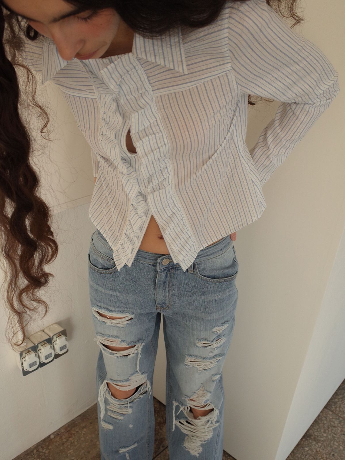 기준(KIJUN) Ruffle Detail Shirt Sky Blue