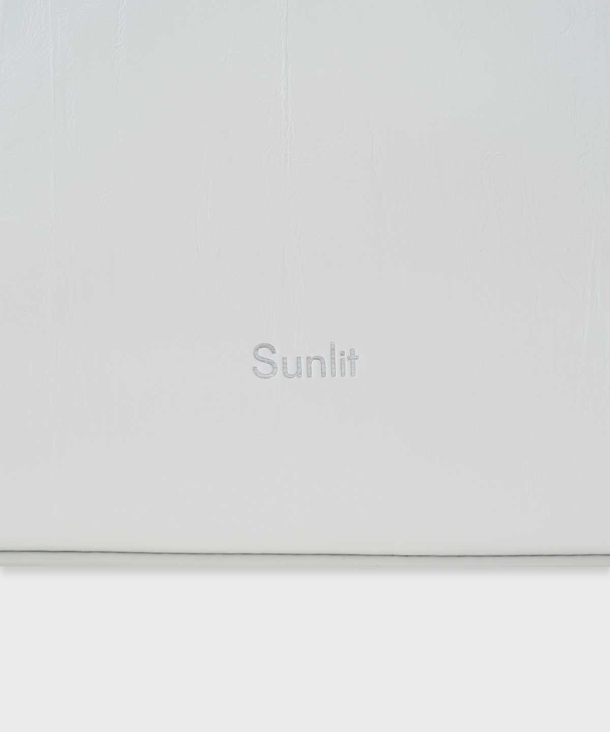 썬릿(SUNLIT) 글로시 버클백 (화이트)