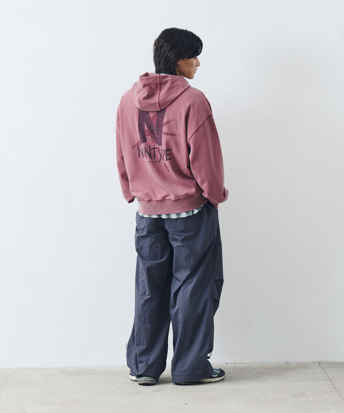 논타입(NONTYPE) SIGNATURE PRINT ZIP UP (PIGMENT RED)