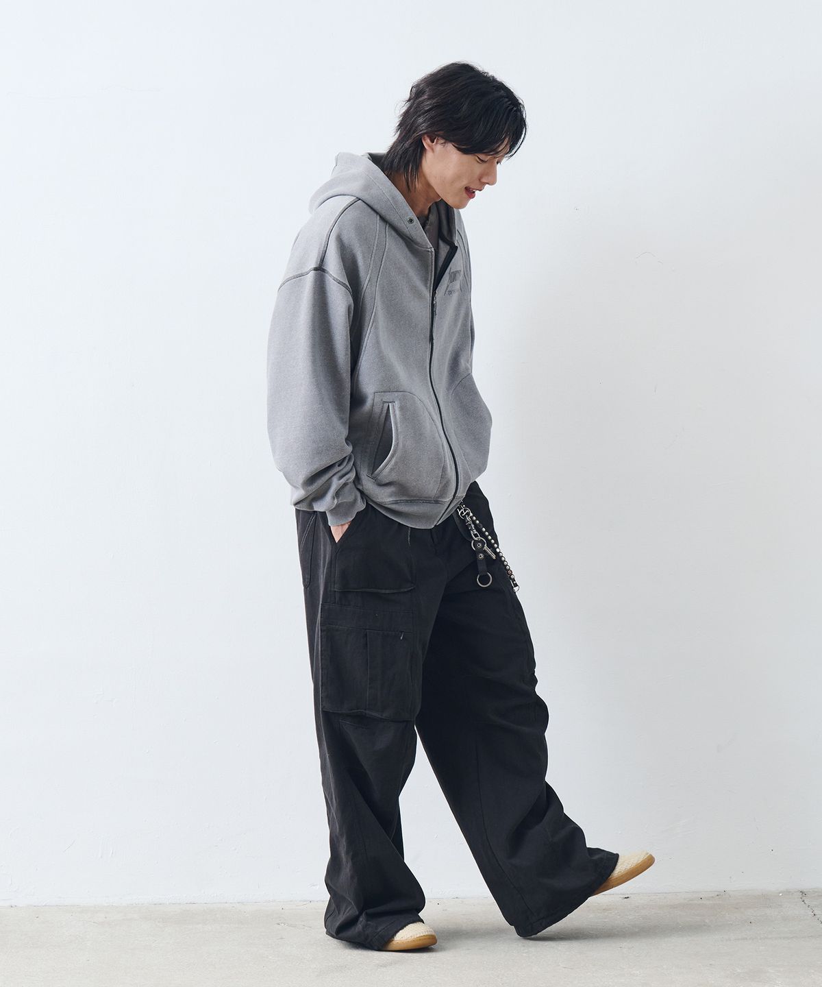 논타입(NONTYPE) SIGNATURE PRINT ZIP UP (PIGMENT GREY)