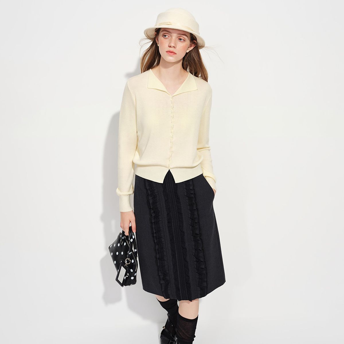 웬스데이딜라잇(WEDNESDAY DELIGHT) WD_Soft petite v-neck cardigan_2color