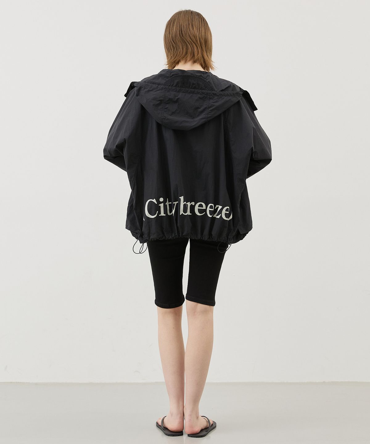 시티브리즈(CITYBREEZE) 뮤트 로고 후드 점퍼_BLACK