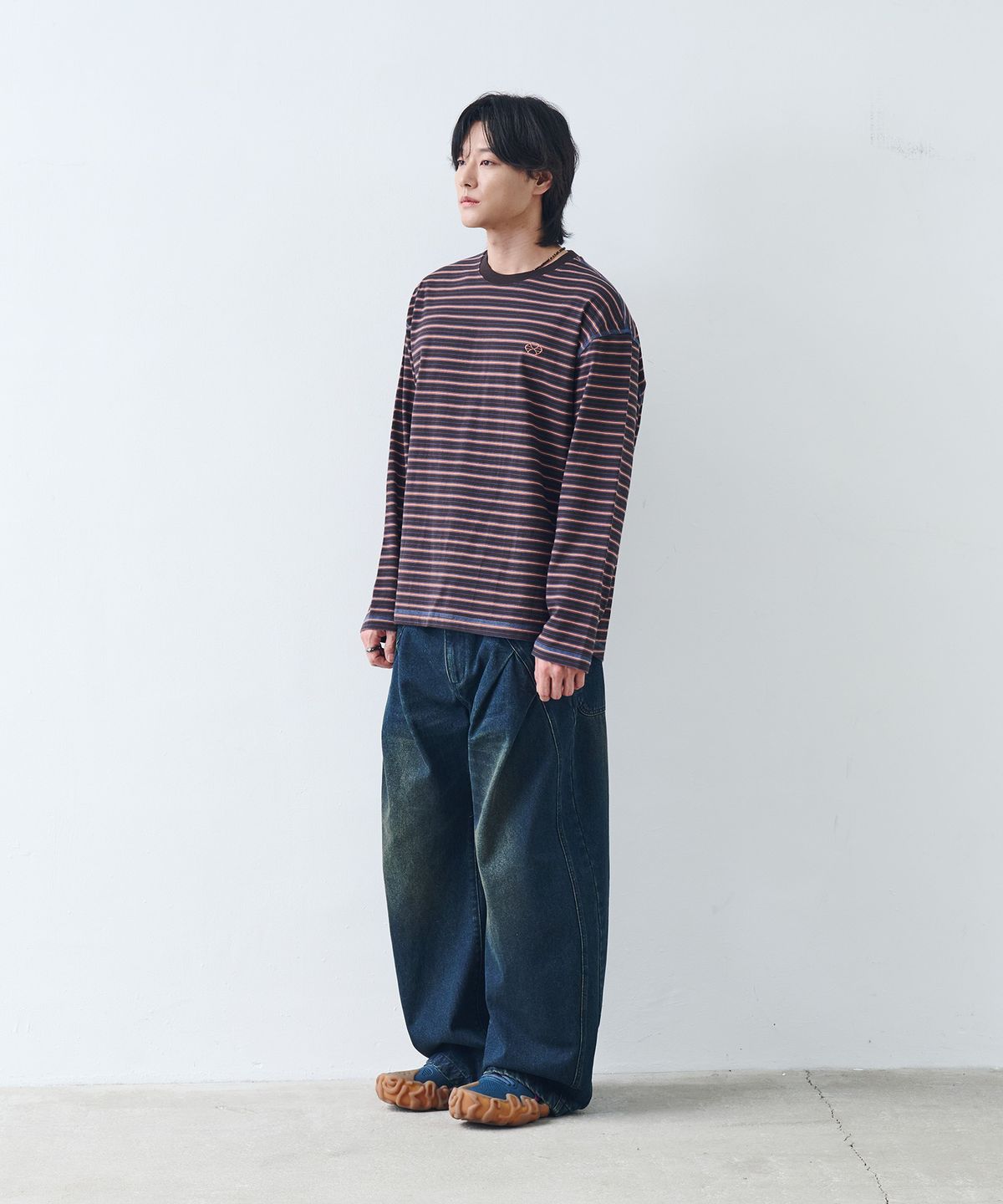 논타입(NONTYPE) CURVED DIAGONAL TUCK DENIM (INDIGO)
