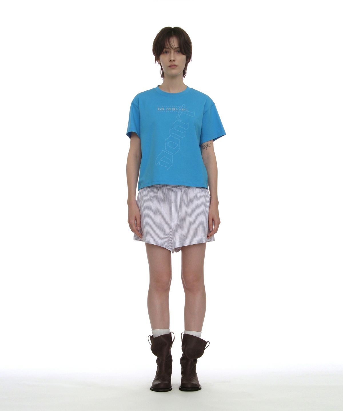 파르티멘토 우먼(PARTIMENTO WOMEN) DBR 프린트 레귤러 티_스카이