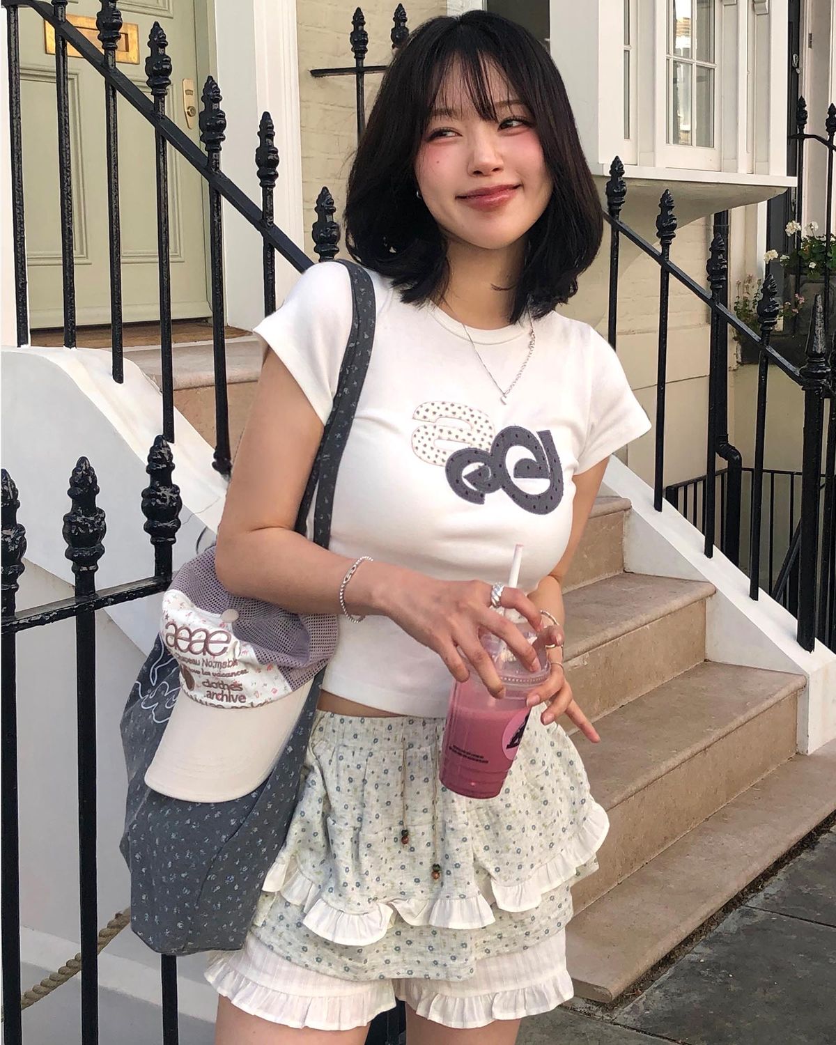 에이이에이이(AEAE) APPLIQUE FLOWER LOGO TEE [WHITE]