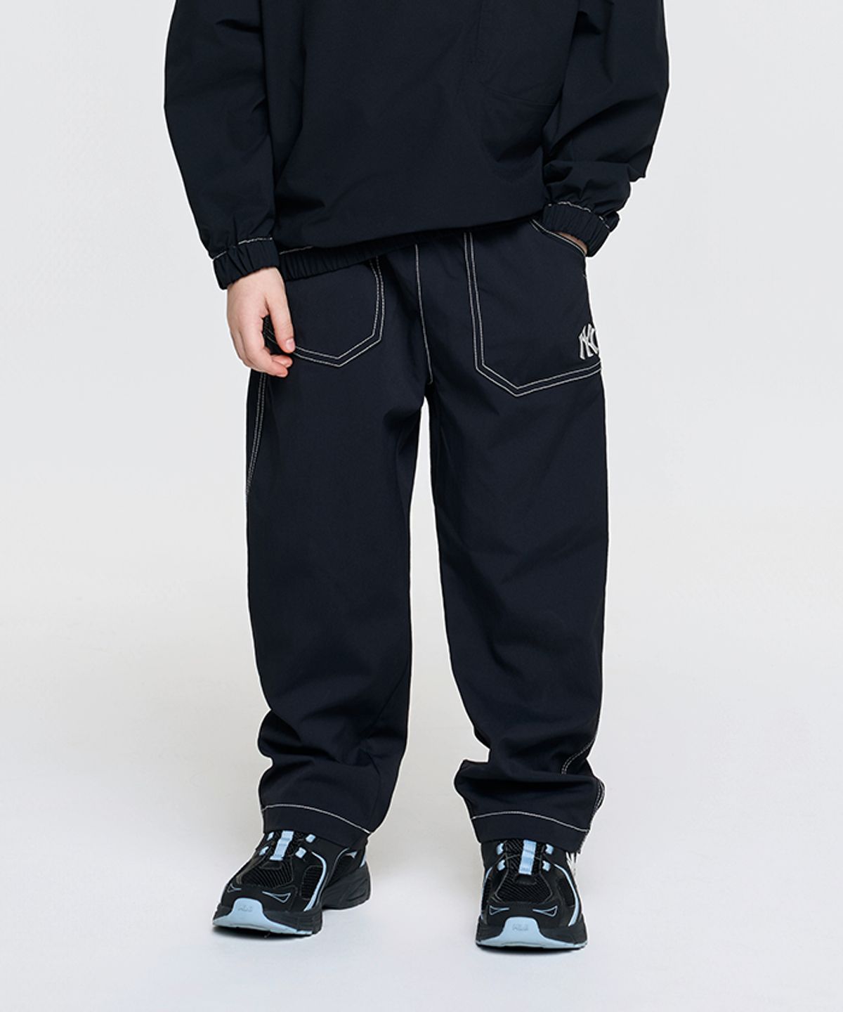엠엘비 키즈(MLB KIDS) 아웃도어 벌룬 스티치 우븐팬츠 NY (Black)