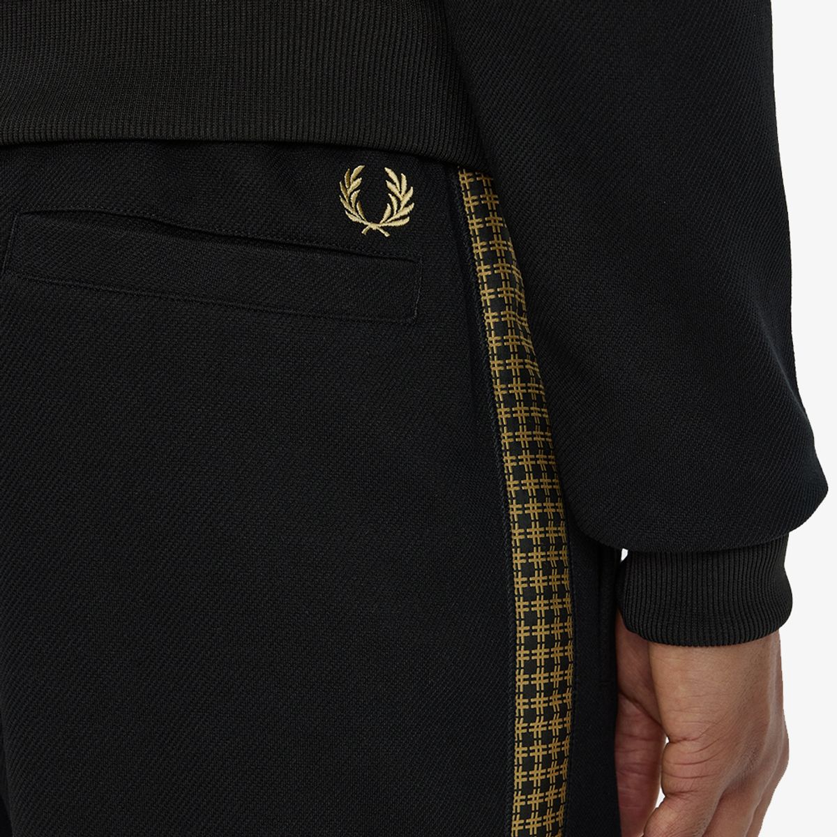 프레드페리(FRED PERRY) [Sharp] 크로스 테잎 트랙 팬츠 - 블랙 AFPM2612300-102