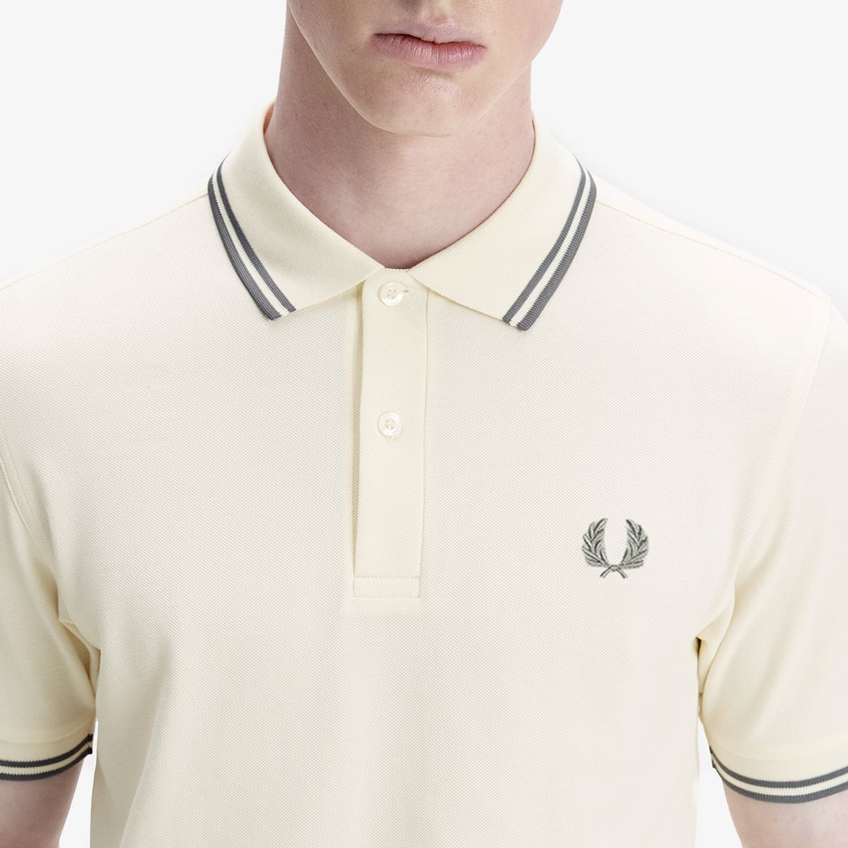 프레드페리(FRED PERRY) [M3600] 트윈 팁 프레드페리 셔츠 - 에크루/스톡포트블루 AFPM2613600-95A