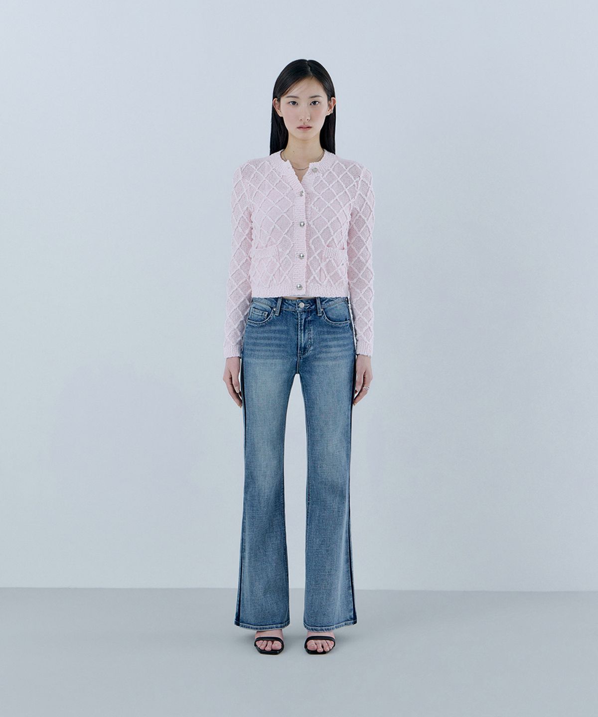 게스(GUESS) 1color 옆선 디테일 DBL톤 부츠컷 데님 OQ1D5037
