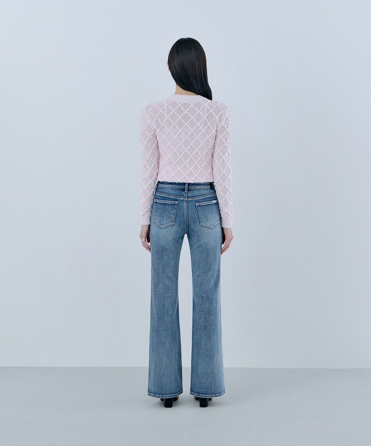 게스(GUESS) 1color 옆선 디테일 DBL톤 부츠컷 데님 OQ1D5037
