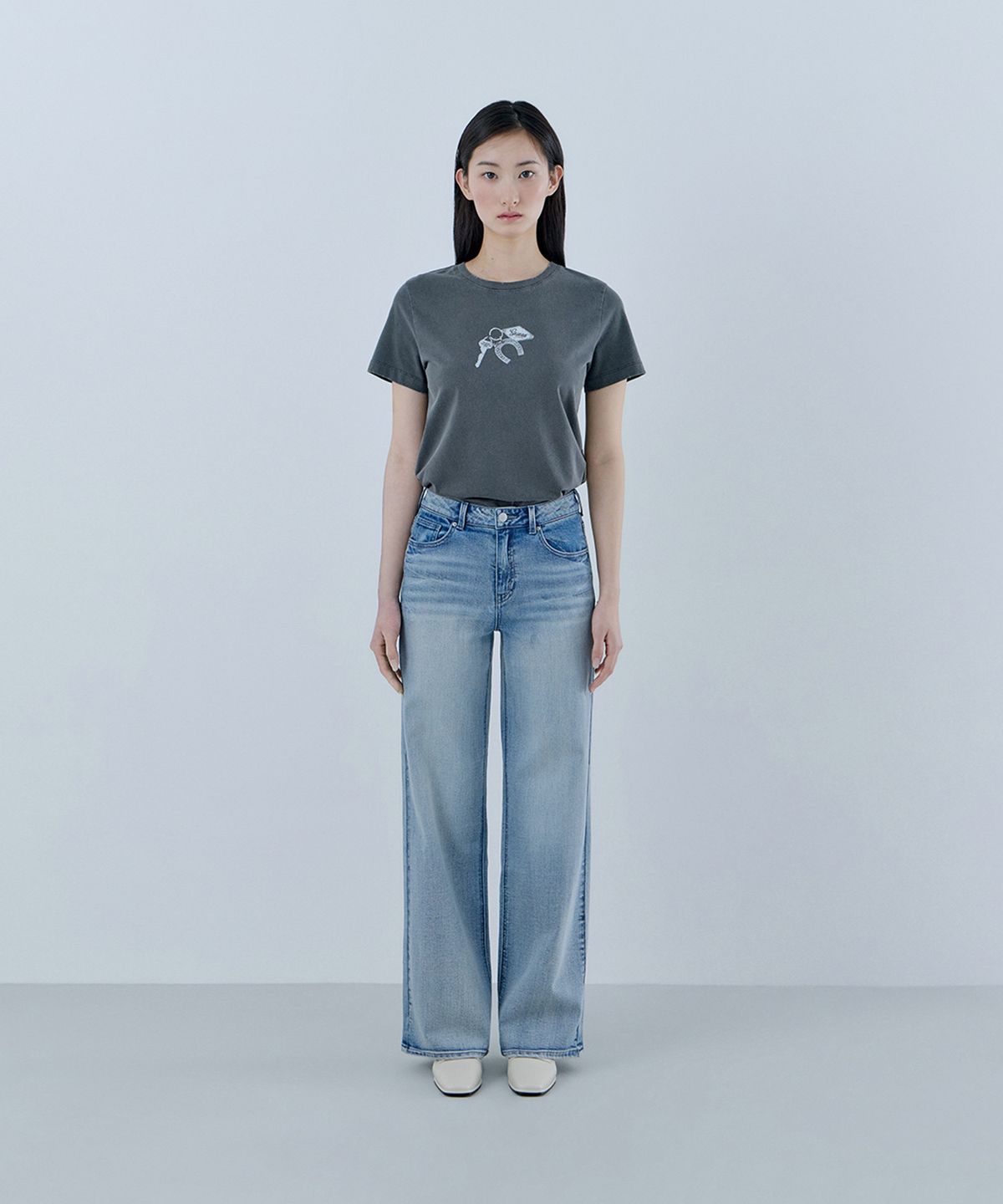 게스(GUESS) 1color MBL톤 와이드 스트레이트 데님 OQ1D5095