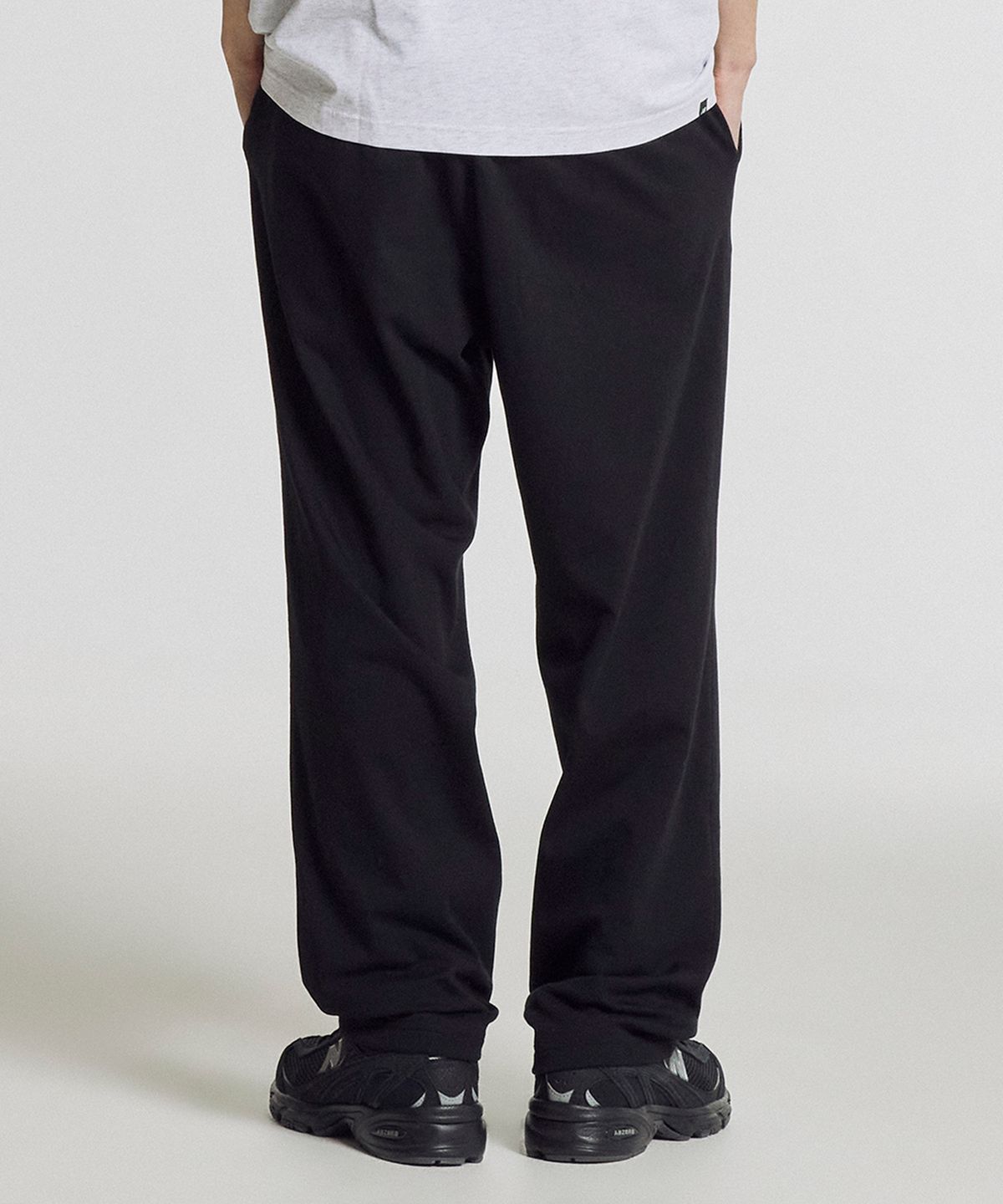 뉴발란스(NEW BALANCE) NBMLG21403 / UNI 에센셜 썸머 경량 스트레이트 팬츠 (BLACK)