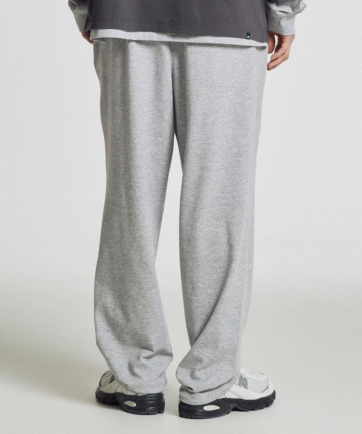 뉴발란스(NEW BALANCE) NBMLG21403 / UNI 에센셜 썸머 경량 스트레이트 팬츠 (GRAY)