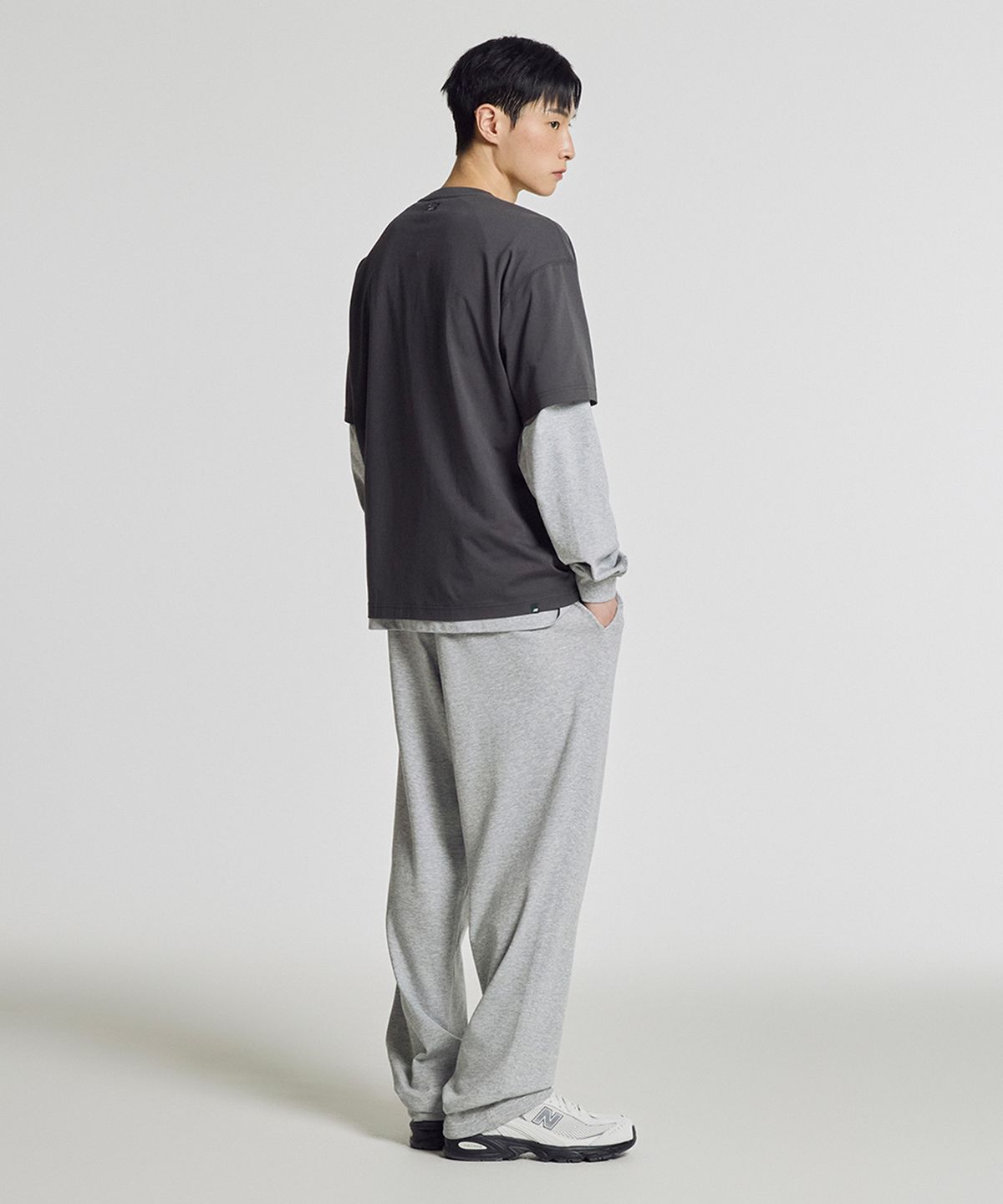 뉴발란스(NEW BALANCE) NBMLG21403 / UNI 에센셜 썸머 경량 스트레이트 팬츠 (GRAY)