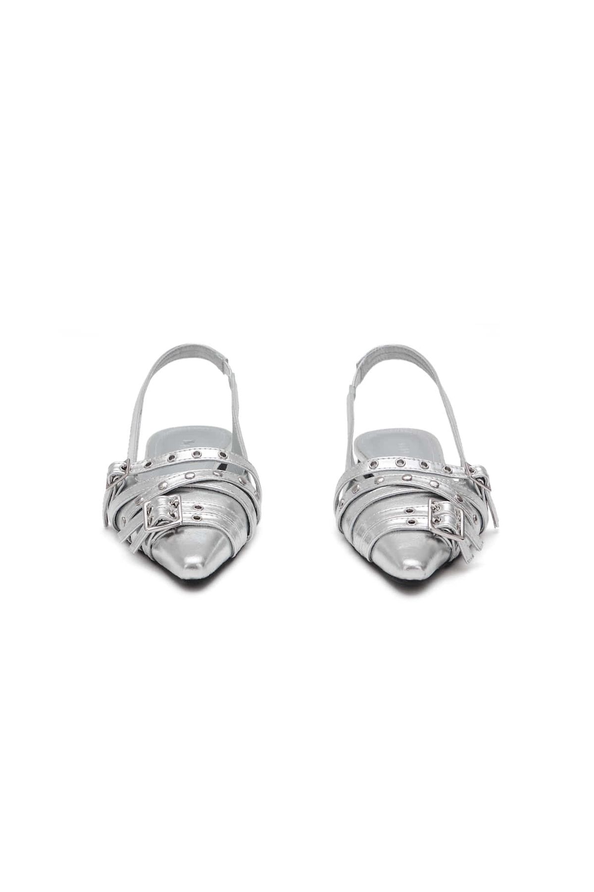 다이닛(DEINET) BUCKLE STUD AND EYELET SLINGBACKS IN SILVER