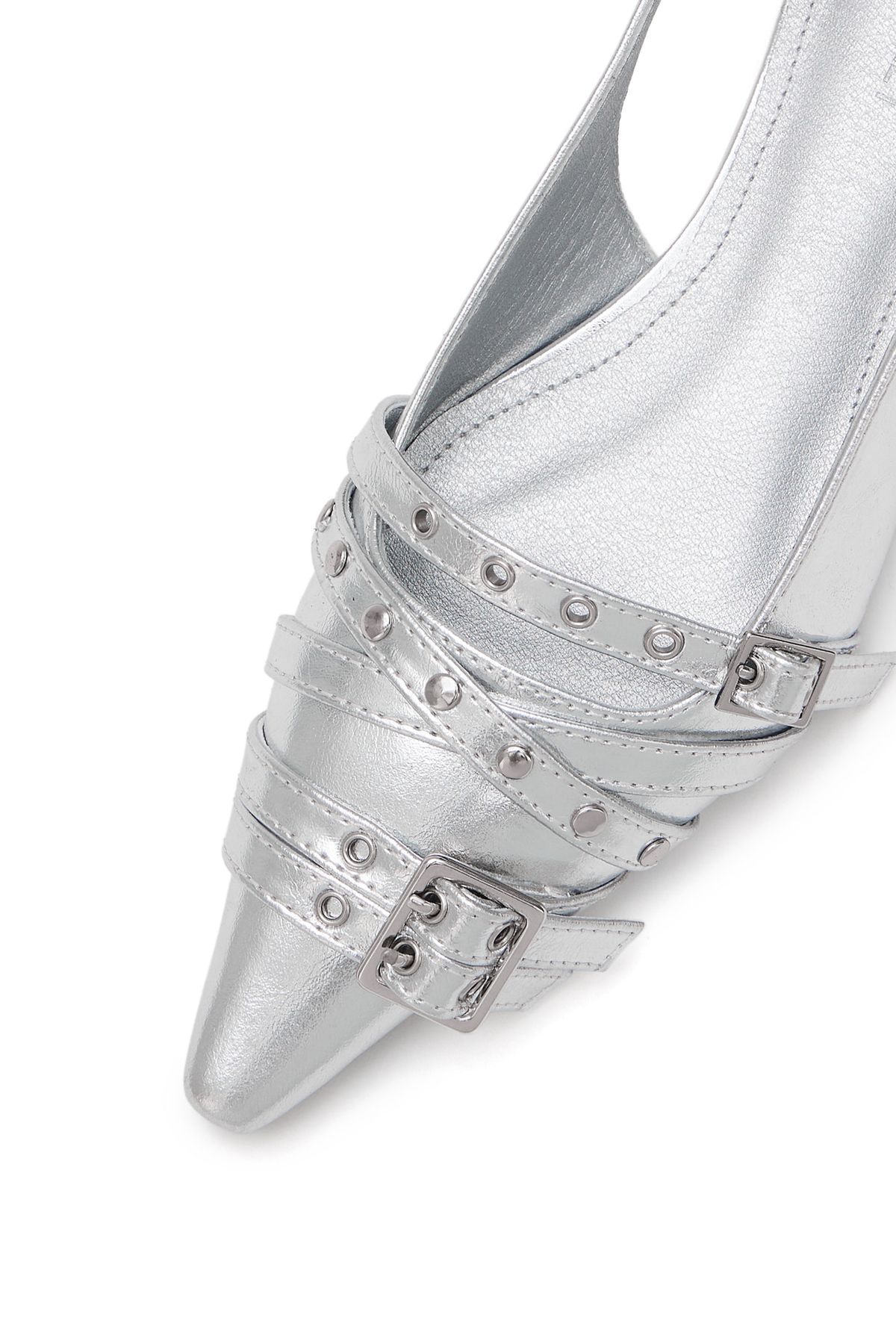 다이닛(DEINET) BUCKLE STUD AND EYELET SLINGBACKS IN SILVER
