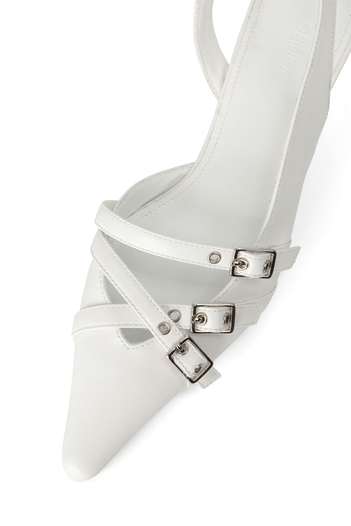 다이닛(DEINET) BUCKLE STRAP SLINGBACKS IN WHITE