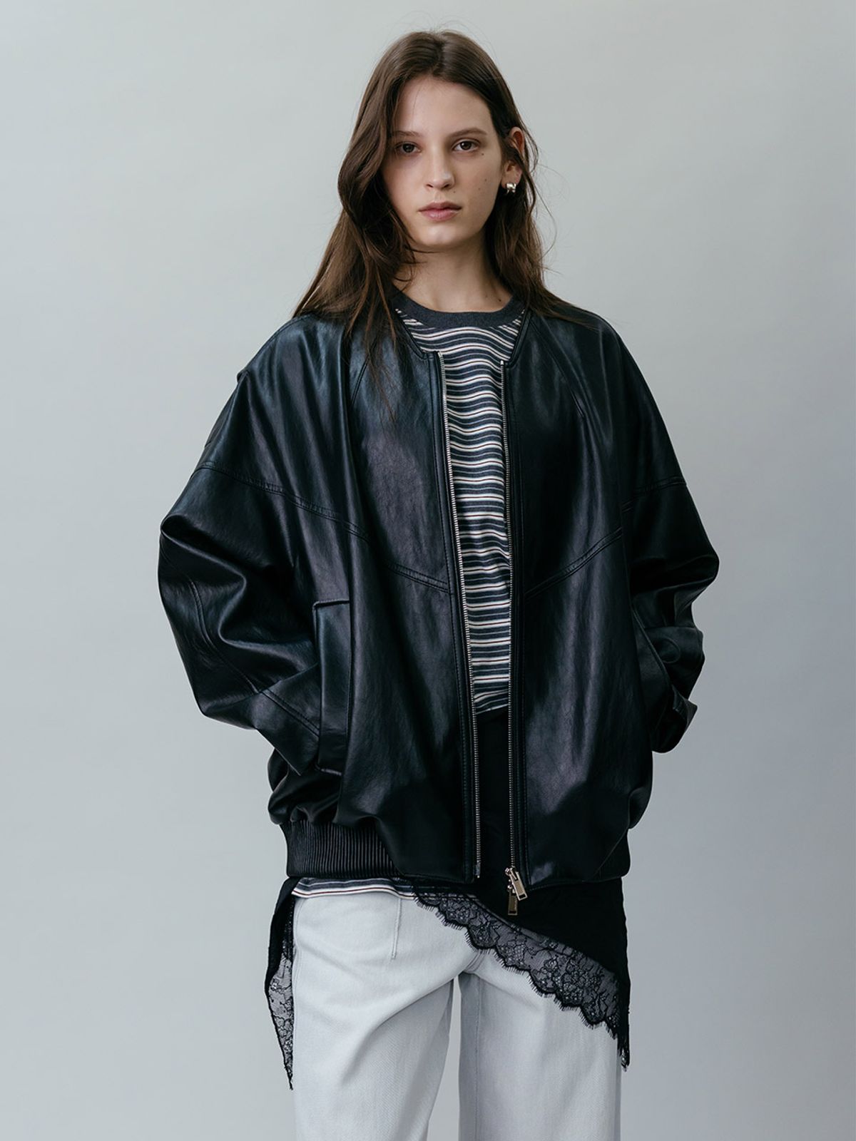 루에브르(LOEUVRE) V-neck Faux Leather Blouson Jacket SL6SM604-10