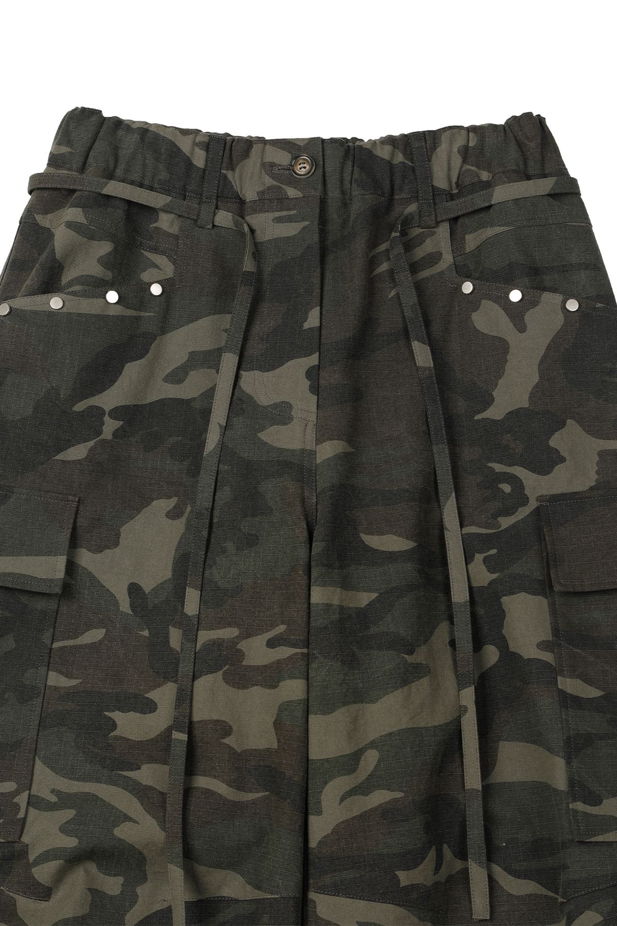 다이닛(DEINET) STUD CAMO PANTS IN KHAKI