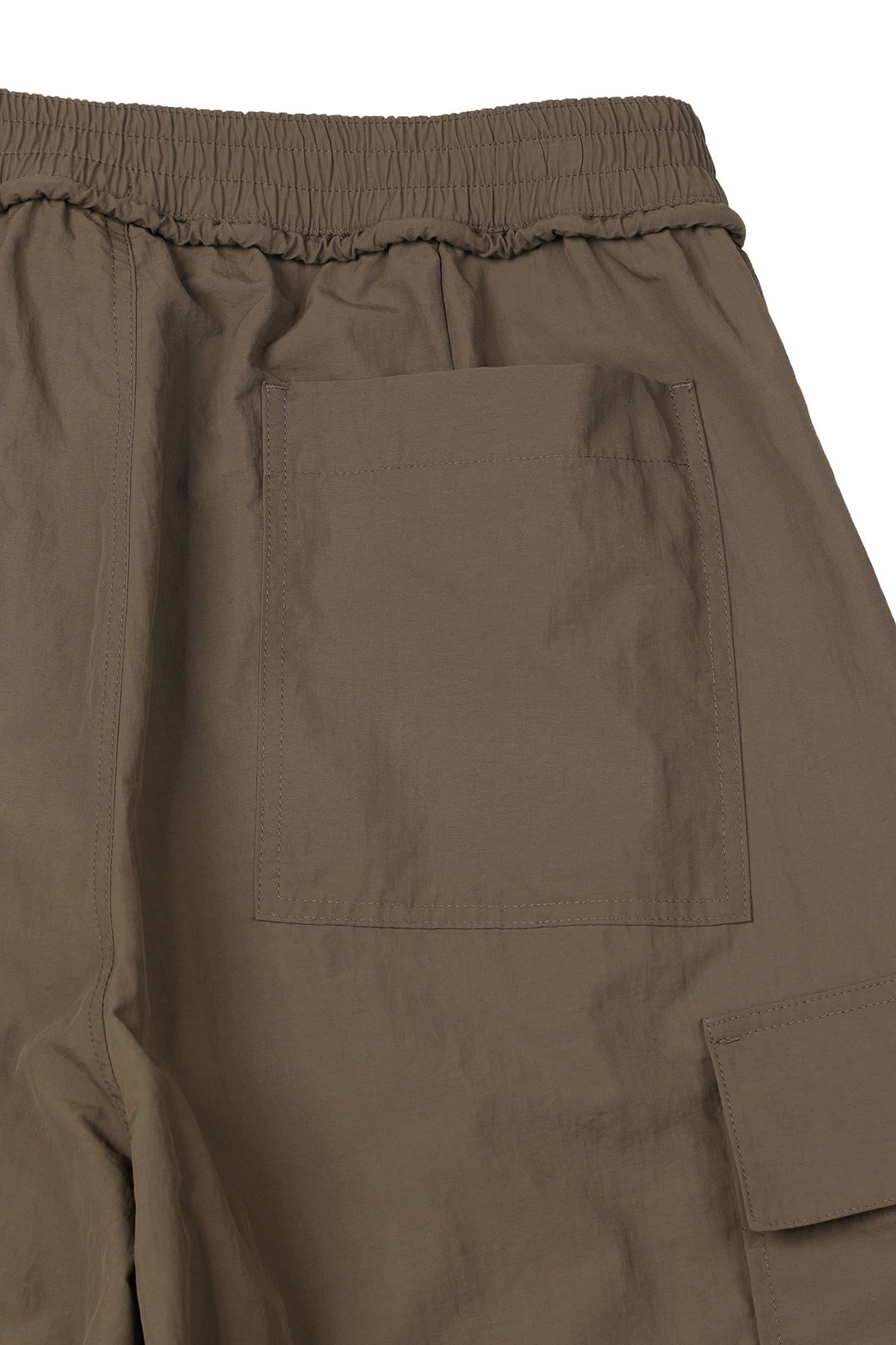 다이닛(DEINET) PARASUIT TUNNEL CARGO PANTS IN BROWN