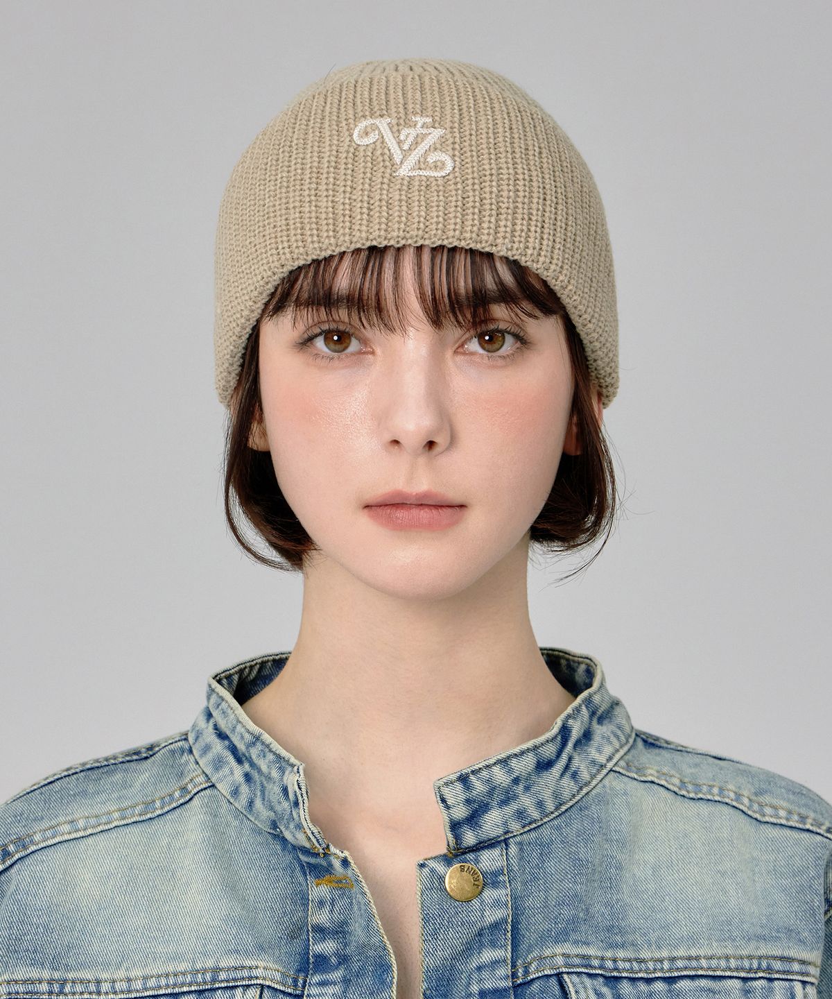 바잘(VARZAR) 리프 VZ 로고 워시드 비니 베이지