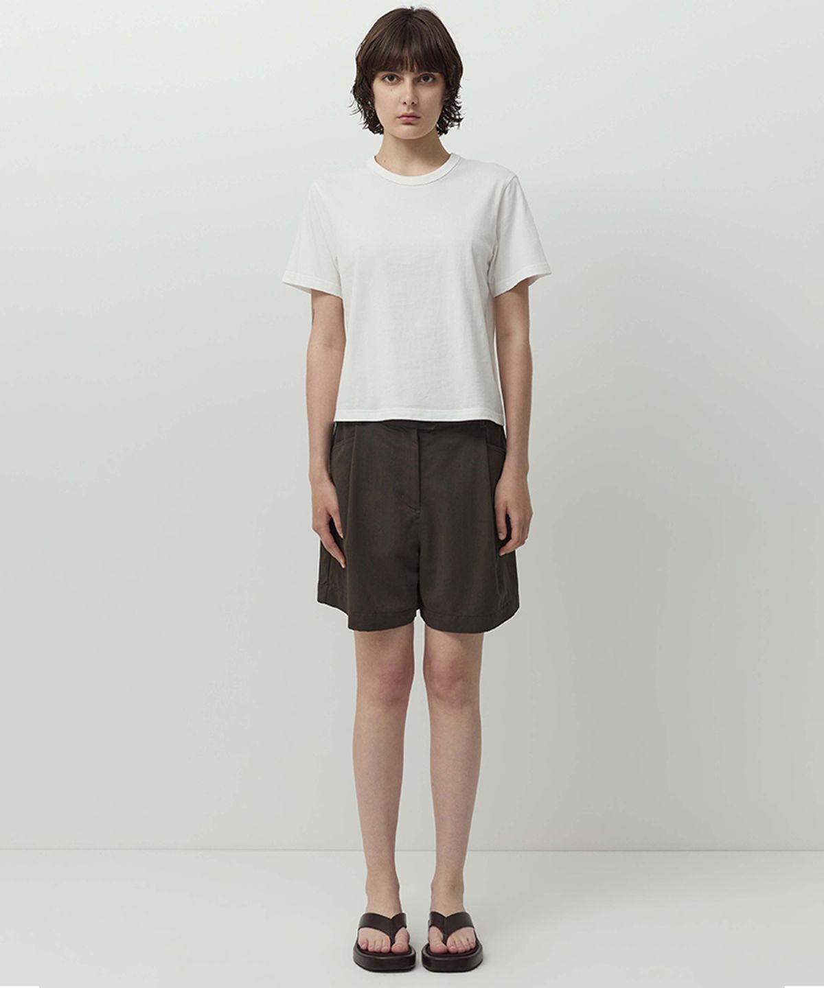 러프사이드 화이트라벨(ROUGH SIDE WHITE LABEL) Essential 1/2 T-Shirt Cloud White