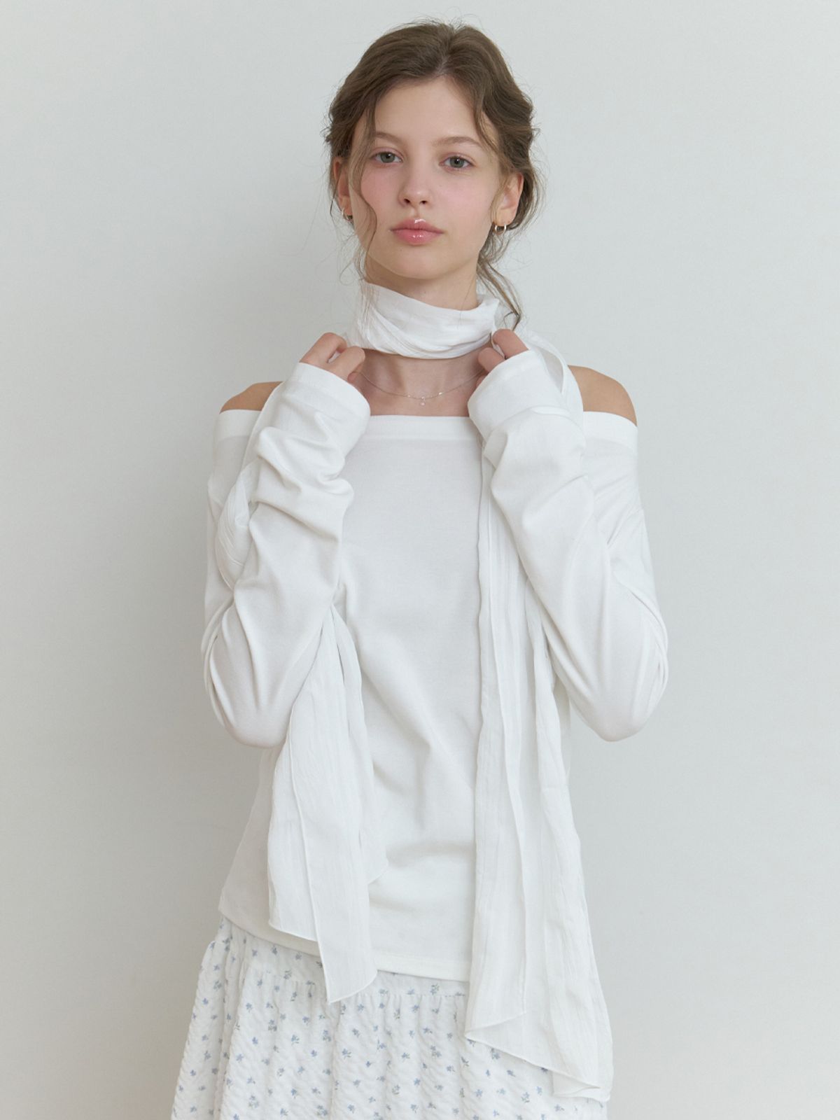 리엘(RE L) Dona off shoulder t-shirt (ivory)