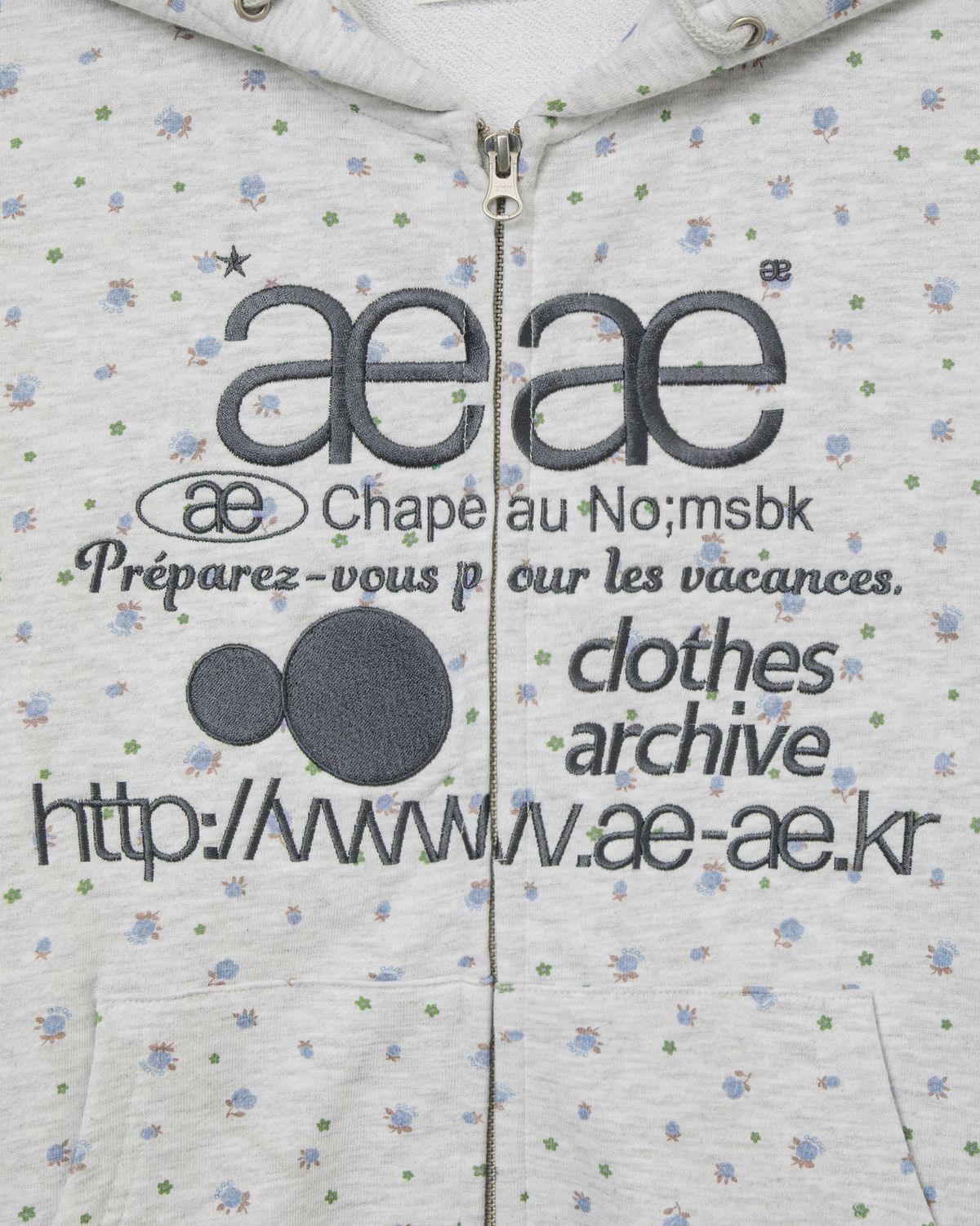 에이이에이이(AEAE) WEB LOGO FLOWER HOOD ZIP UP [BLUE]