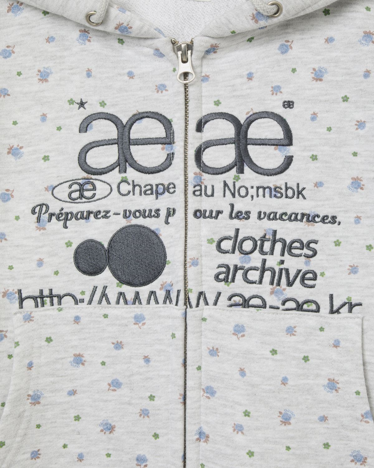 에이이에이이(AEAE) WEB LOGO FLOWER CROP HOOD ZIP UP [BLUE]