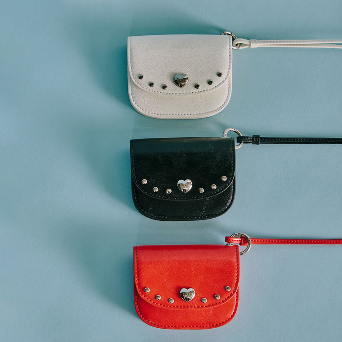 랩(LAP) HEART LEATHER CROSS BAG AS7AB243