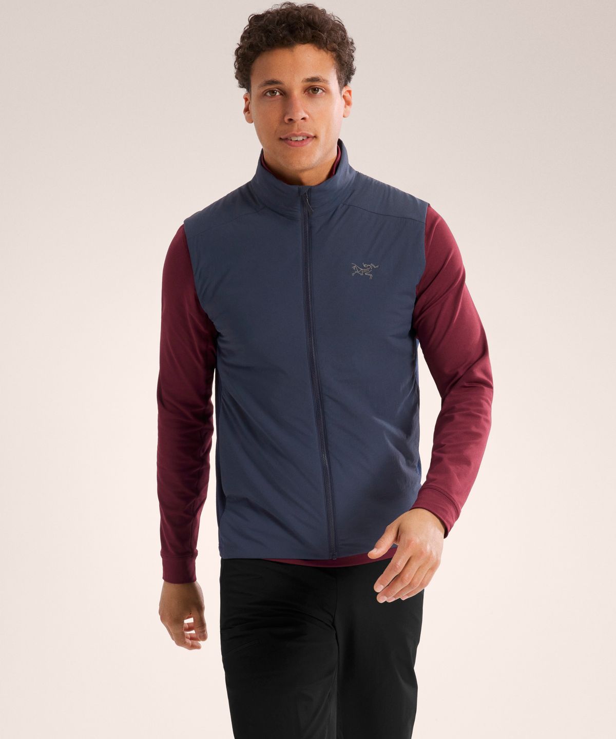 아크테릭스(ARCTERYX) 아톰 베스트 남성 - BLACK SAPPHIRE / AJQSM09559