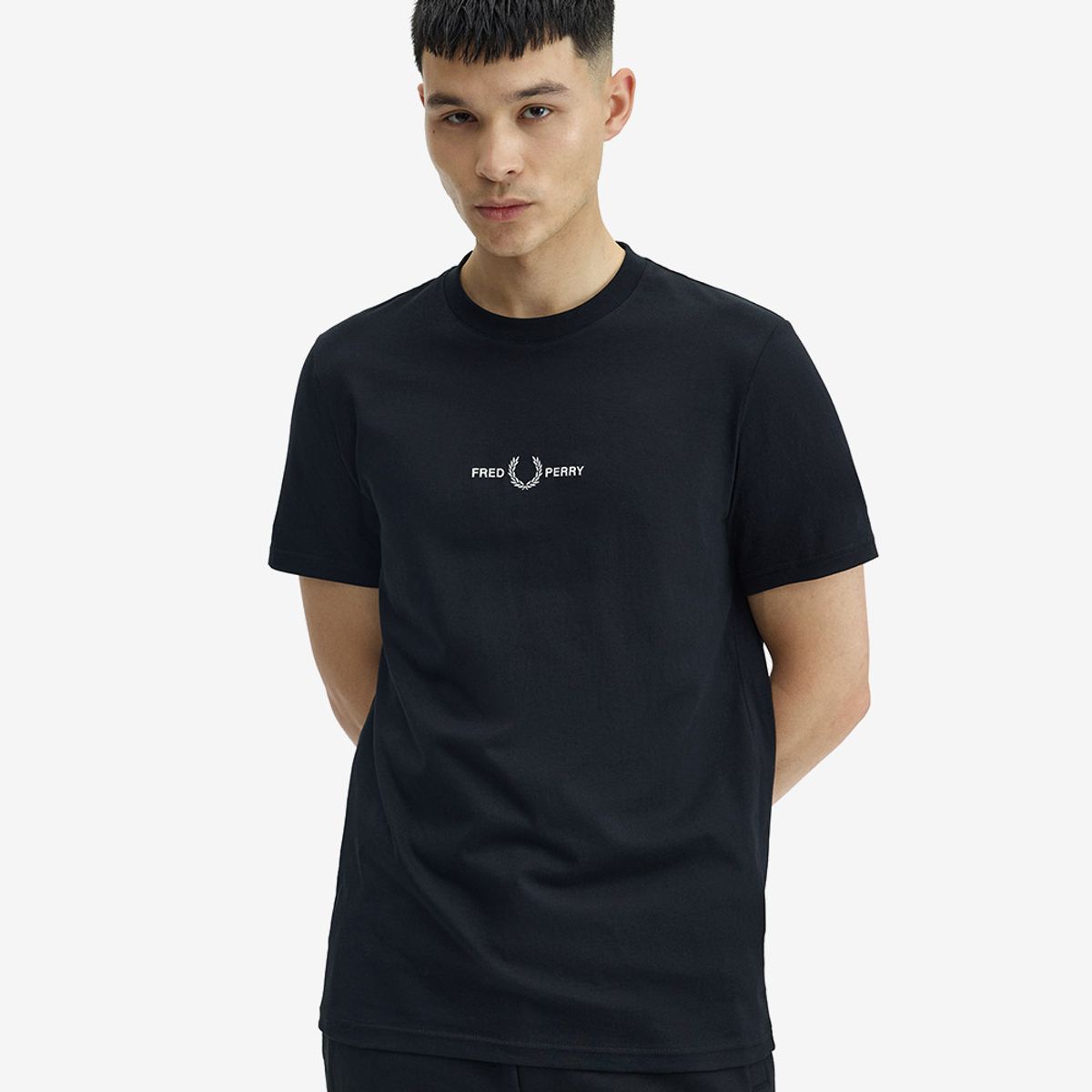 프레드페리(FRED PERRY) [Baseline] 엠브로이더드 티셔츠 - 블랙 AFPM2G94580-102