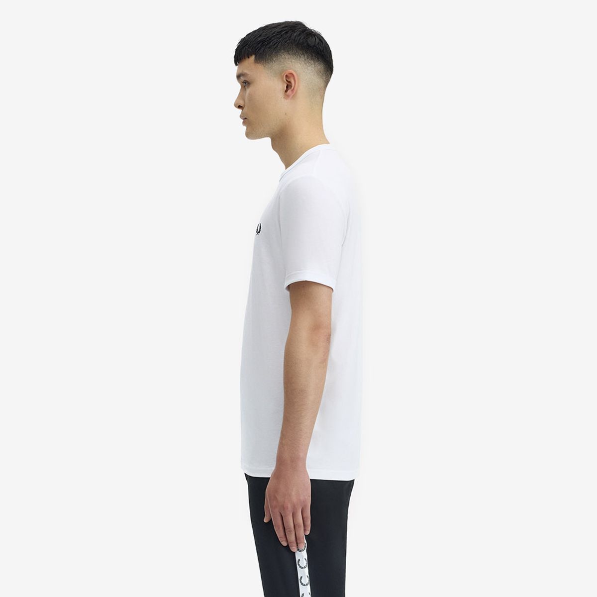 프레드페리(FRED PERRY) [Baseline] 링어 티셔츠 - 화이트 AFPM2G93519-100