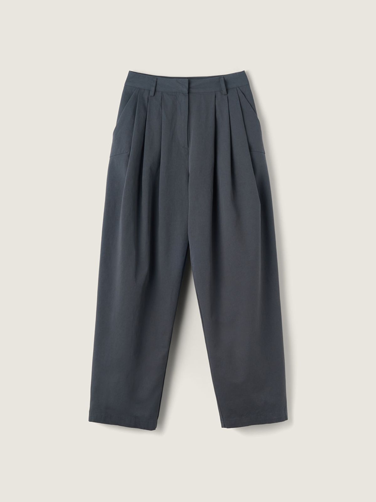 시엔느(SIENNE) Maho Tuck Pants (Charcoal)