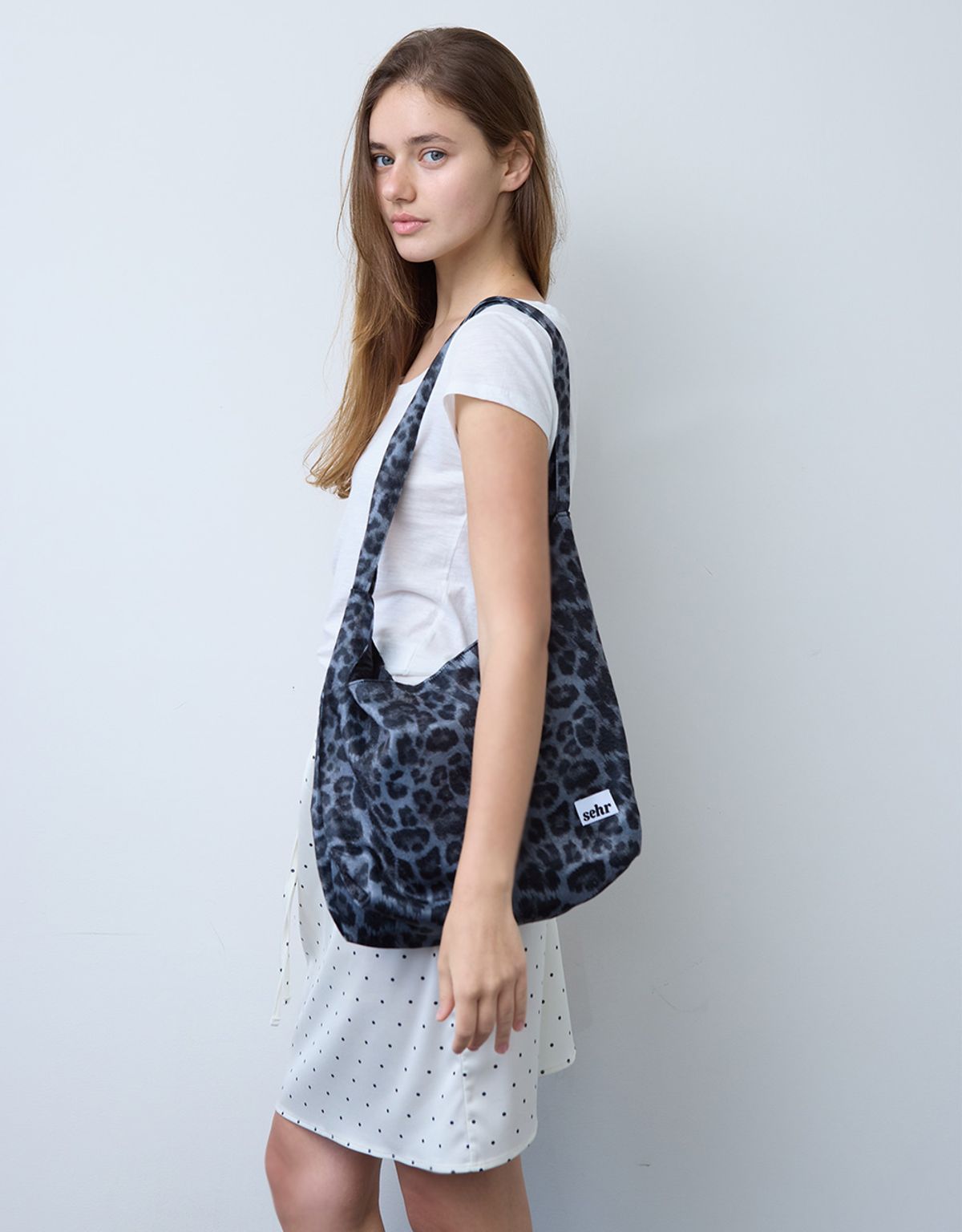 세르(SEHR) Leopard Light Satin Hobo Bag (Dark Grey)
