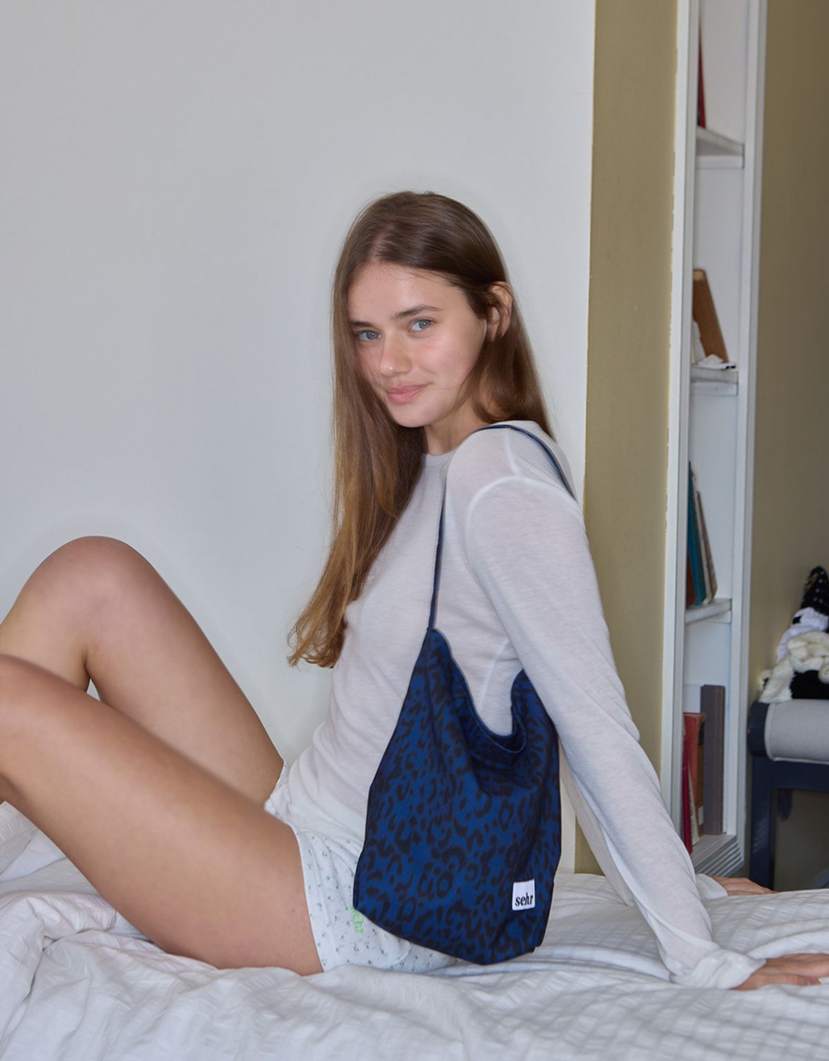 세르(SEHR) Leopard Bucket Bag (Dark Blue)