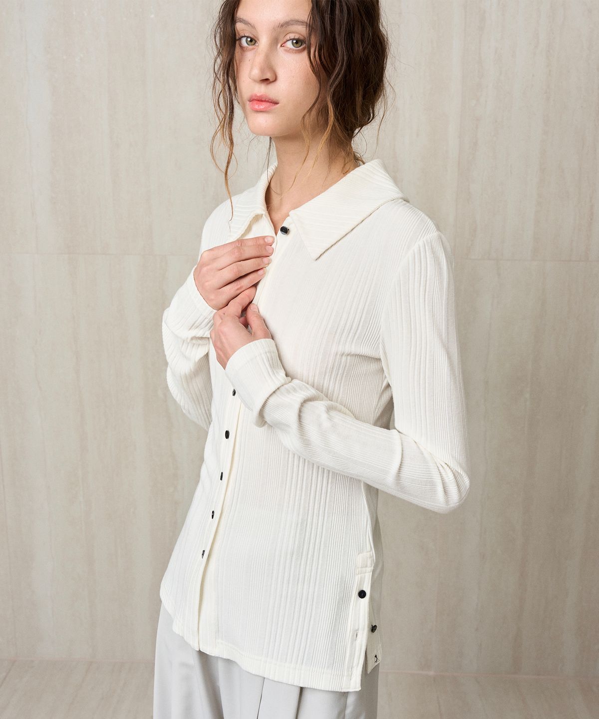 리이(RE RHEE) KNIT RIBBED SHIRT TOP IVORY