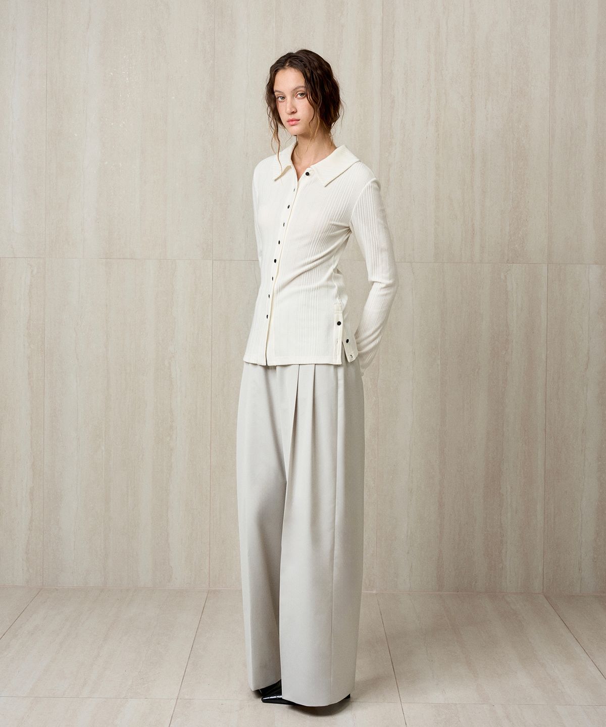 리이(RE RHEE) KNIT RIBBED SHIRT TOP IVORY