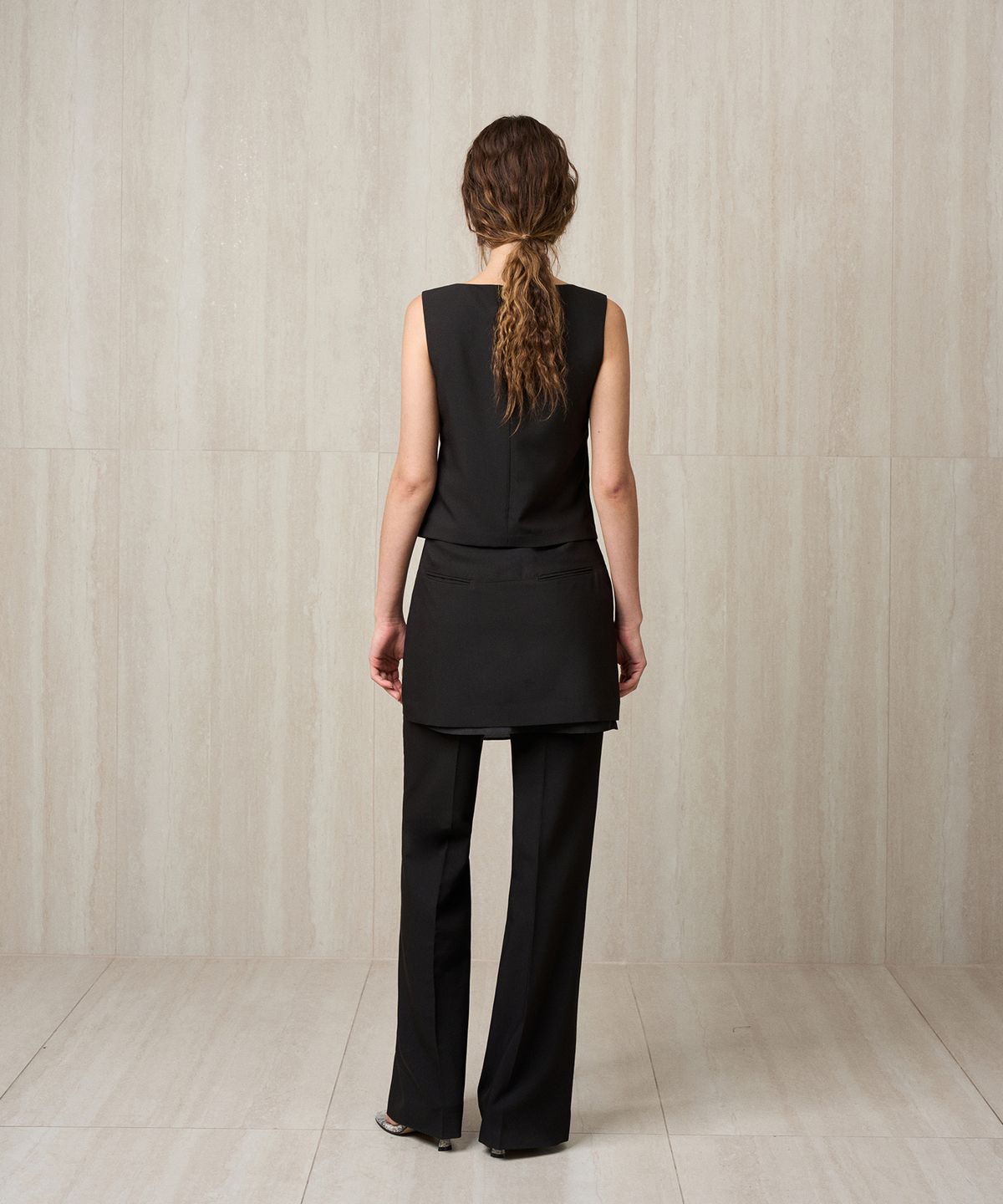 리이(RE RHEE) TAILORED SKIRTED TROUSERS BLACK