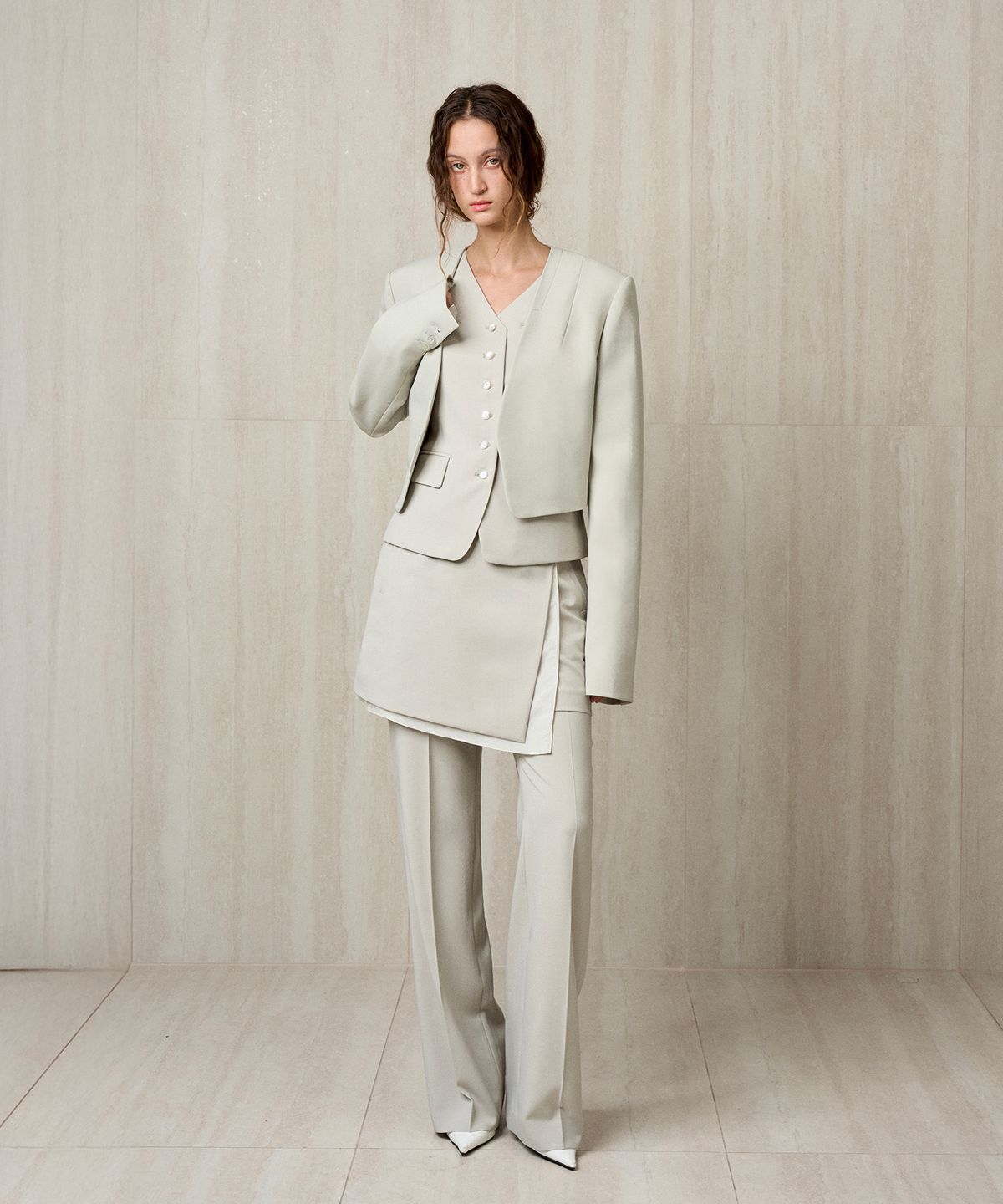 리이(RE RHEE) TAILORED CROPPED JACKET