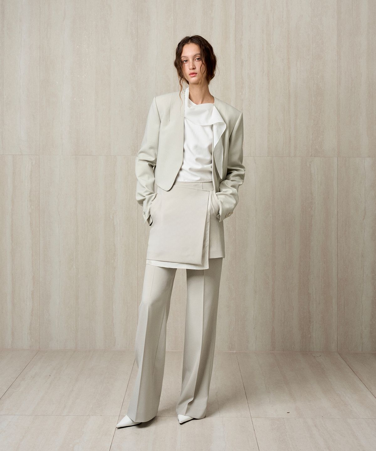 리이(RE RHEE) TAILORED CROPPED JACKET