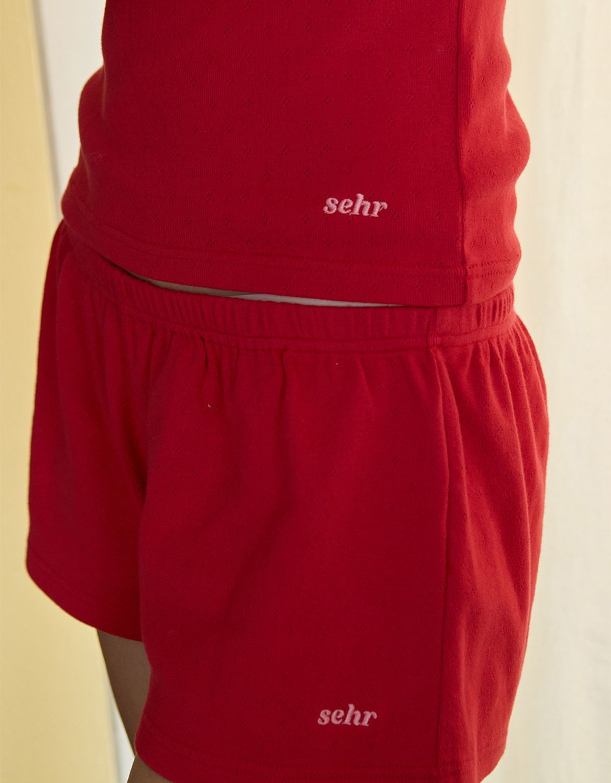세르(SEHR) All Day Comfort Shorts (Red)