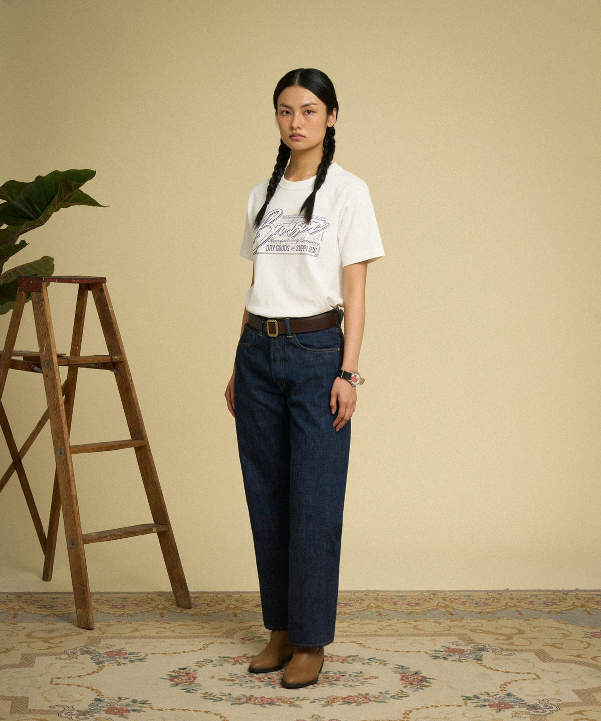 브론슨(BRONSON) Vintage Signage Loopwheeled Graphic Tee White
