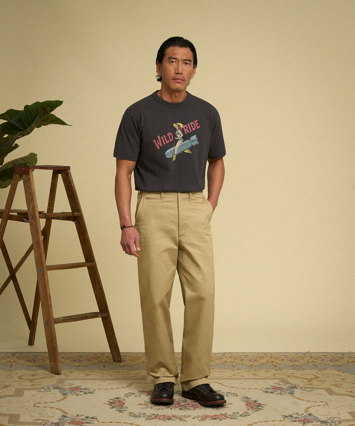 브론슨(BRONSON) Bomb Girl Loopwheeled Graphic Tee Vintage Black