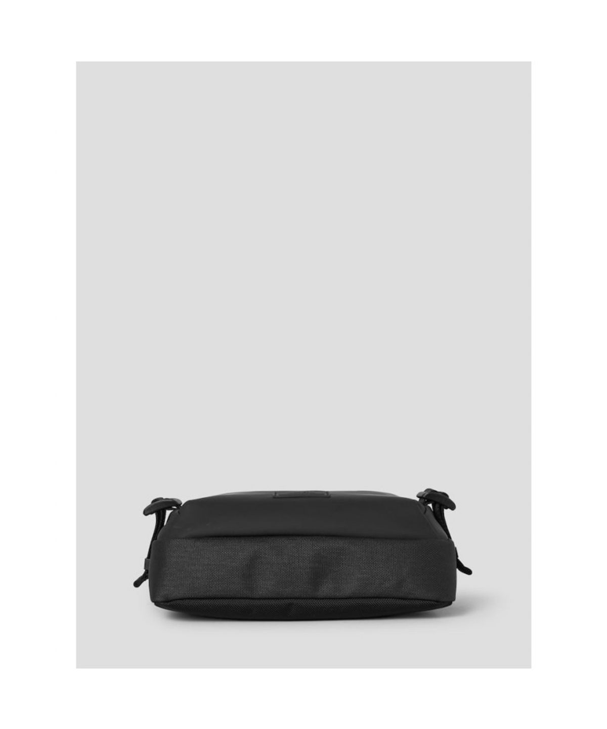 빈폴 액세서리(BEANPOLE ACCESSORY) 디노 매트 가로메신저  블랙
